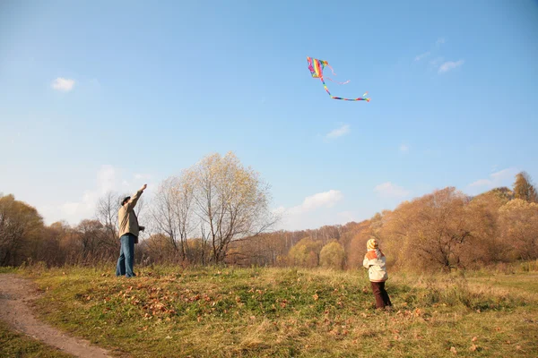 Grandfather and the grandson with kite — Stock Photo, Image
