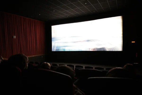 영화관에 시청자 — 스톡 사진