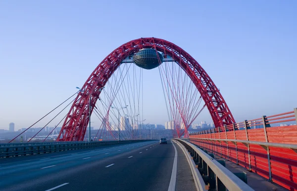 Νέα Καλωδιωτών γέφυρα στον ποταμό Μόσχα — Φωτογραφία Αρχείου
