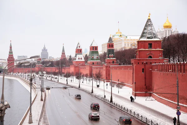 Kremlin embankment in winter — Stock Photo, Image