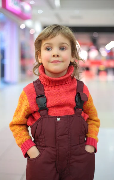 Portrait of little girl in shop — Stock Photo, Image