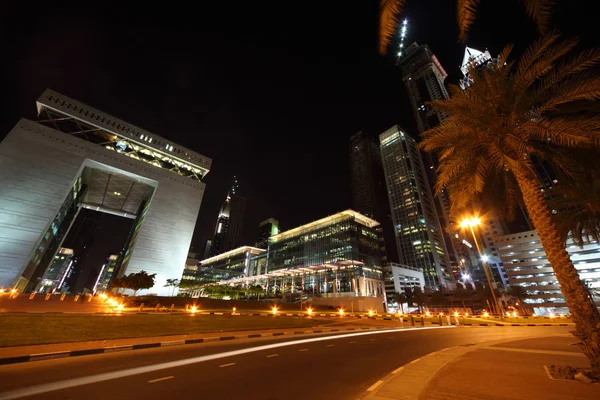 DUBAI - 18 DE ABRIL: Centro Financeiro Internacional do Dubai, outros — Fotografia de Stock