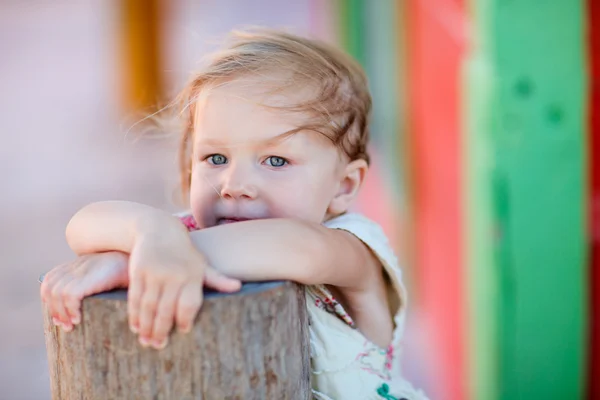 Little girl outdoors — Stock Photo, Image