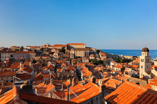 Dubrovnik eski kasaba kırmızı çatılar — Stok fotoğraf