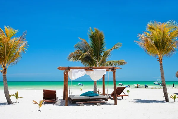 Perfecte tropisch strand — Stockfoto