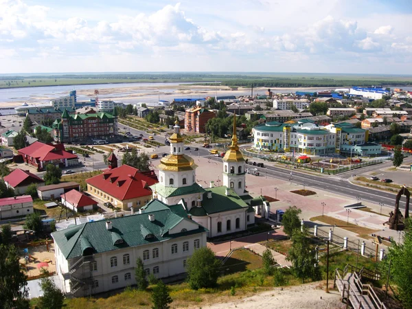 Stad landschap in khanty-mansiysk, Rusland — Stockfoto
