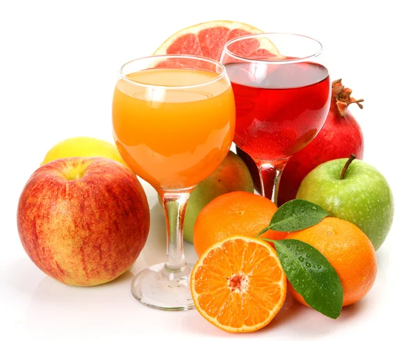 Dojrzałe owoce i sok — Zdjęcie stockowe