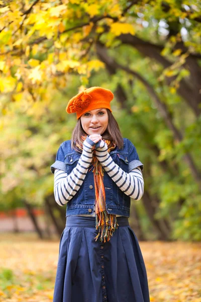 Cheerful girl in red beret — Stock Photo, Image