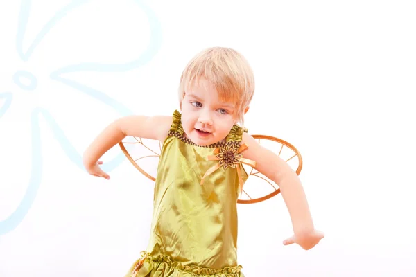 Веселая фея маленькая девочка — стоковое фото