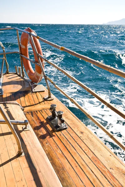Яхта — стоковое фото