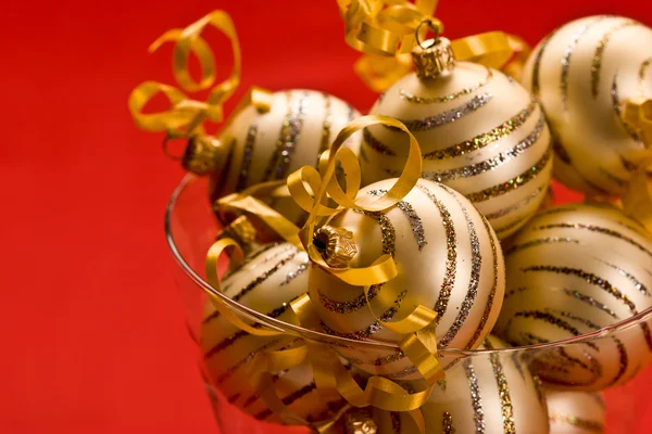 Pallone di Natale dorato — Foto Stock