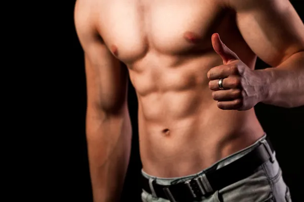 Muscular man with ok sign — Stock Photo, Image