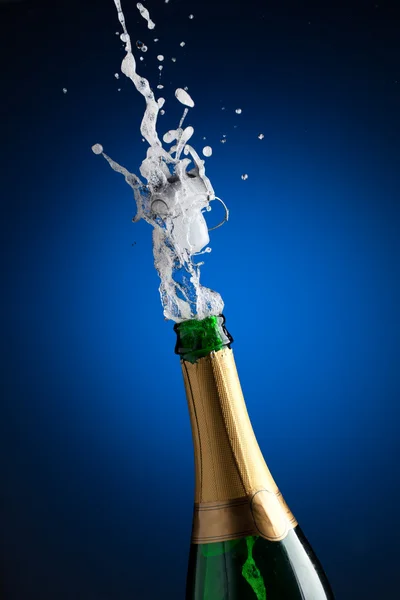 Láhev šampaňského otevírací — Stock fotografie
