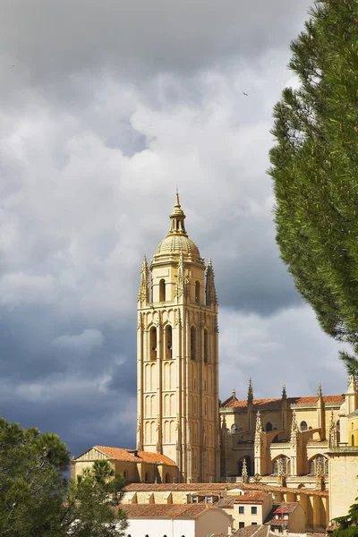 Segovia bir katedral kule — Stok fotoğraf