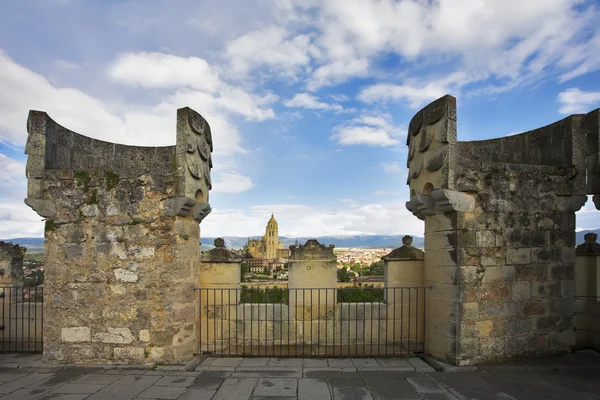 Оглядова платформа на даху середньовічного палацу — стокове фото