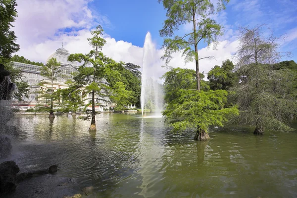 Palacio, lago y fuente — Foto de Stock