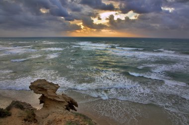 günbatımı deniz fırtınası