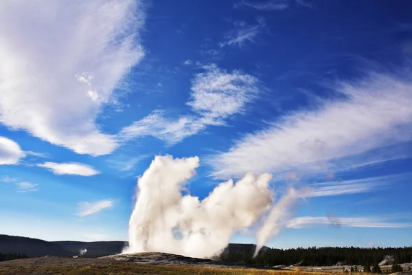 Kokande geotermisk geyser — Stockfoto