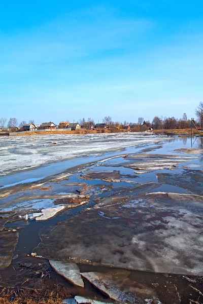 河上的冰 — 图库照片