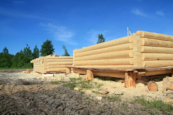 Construction of the new wooden building — Stock Photo, Image