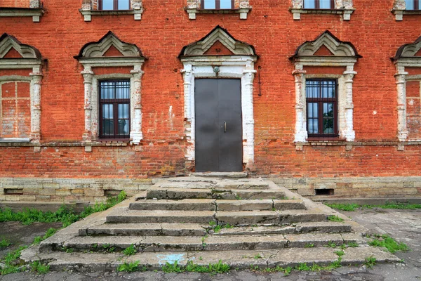 Crackinged trappa i gamla priory — Stockfoto