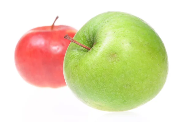 Äpplen på vit — Stockfoto