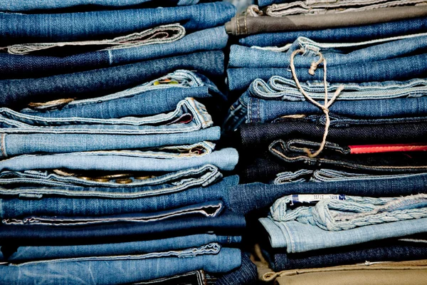 Jeans heap — Stockfoto