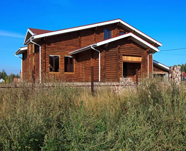 Casa de campo de madeira inacabada . — Fotografia de Stock