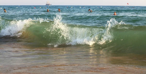海の波。地中海。トルコ. — ストック写真