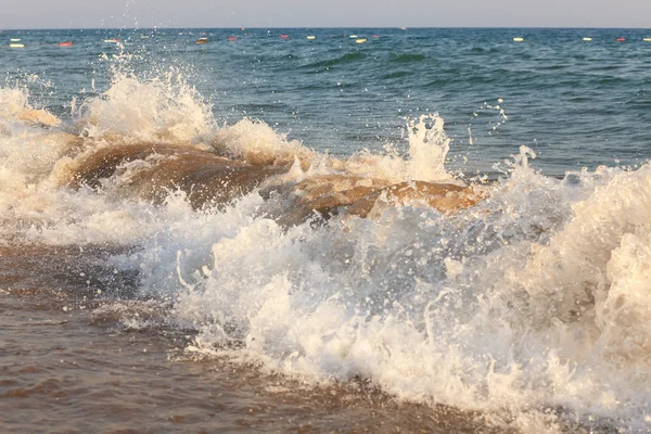 Surfowania morza. Morze Śródziemne. Turcja. — Zdjęcie stockowe