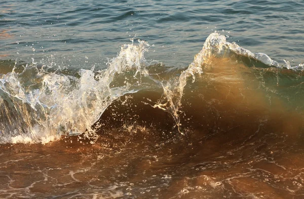 Tengeri surf. Földközi-tenger. Törökország. — Stock Fotó