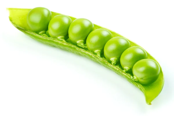 Frische grüne Erbsenschale auf weißem Hintergrund — Stockfoto