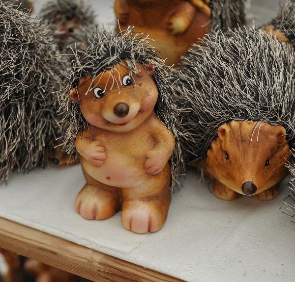 Handmade hedgehogs in souvenir shop — Stock Photo, Image