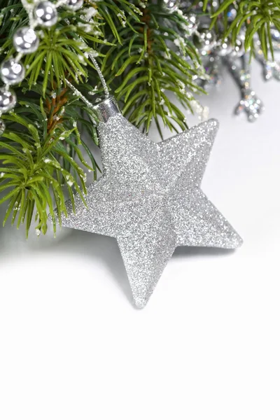 Рождественская композиция со звездой — стоковое фото
