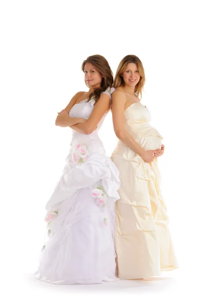 Gelukkig zwangere bruid met vriendin — Stockfoto