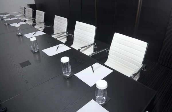 Spotkanie wnętrza pokoju z tabeli — Zdjęcie stockowe