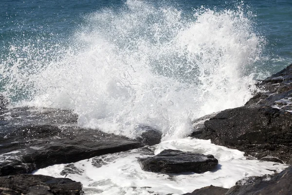 Breaking óceán hullámai — Stock Fotó