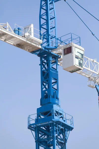 Long industrial crane for big loads — Stock Photo, Image