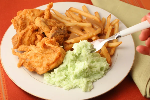 Fried chicken dinner — Stock Photo, Image