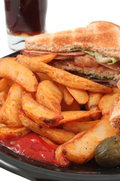 Pub blt och pommes frites måltid — Stockfoto