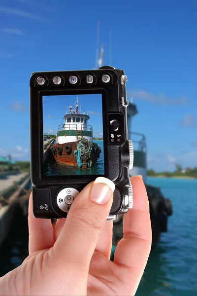 Tugboat in Nassau port snapshot — Stock Photo, Image