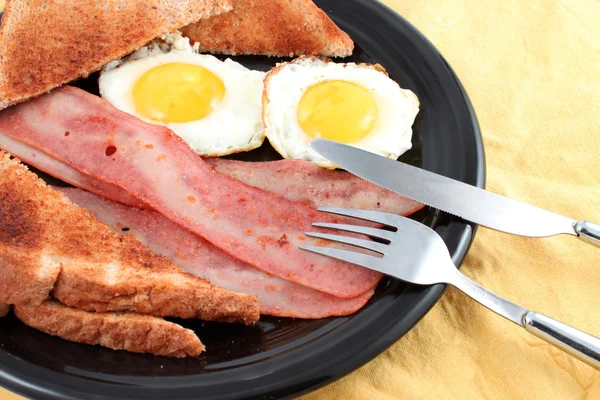 Pastırmalı yumurta kahvaltı — Stok fotoğraf
