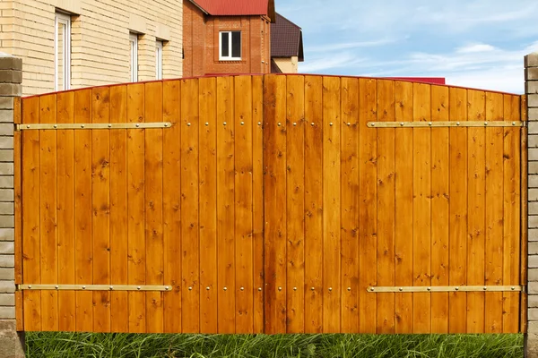 Cancello casa asse di legno — Foto Stock