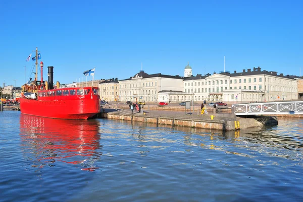 Хельсинки. Знаменитый Кауппатори утром — стоковое фото