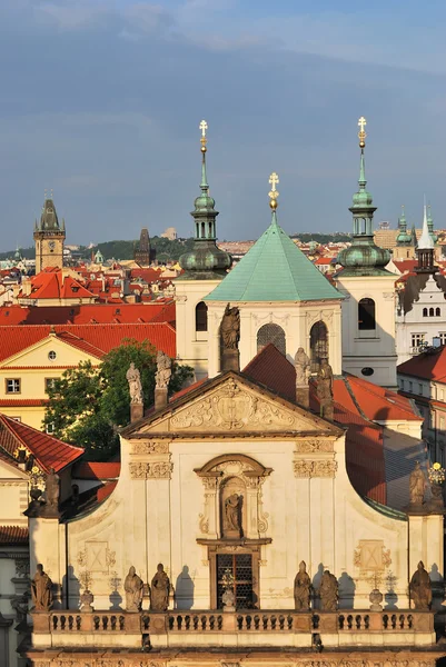 Prag. Klementinum och st.salvatore-katedralen — Stockfoto