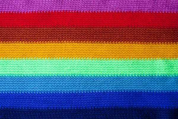 Крупный план текстуры вязаного радужного шарфа — стоковое фото