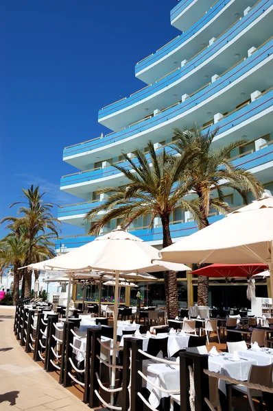 Restaurante al aire libre en el hotel de lujo, isla de Tenerife, España —  Fotos de Stock