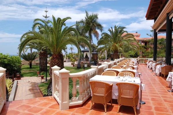 Open-air restaurant at luxury hotel, Tenerife island, Spain — Stock Photo, Image