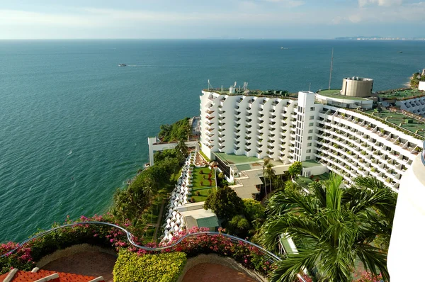 A luxus szálloda tengerre néző, pattaya, Thaiföld — Stock Fotó