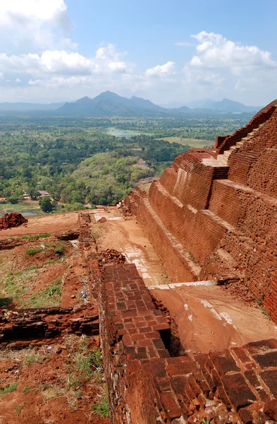 Widok z Sigiriya (Lwia skała) jest twierdza starożytnego rock — Zdjęcie stockowe